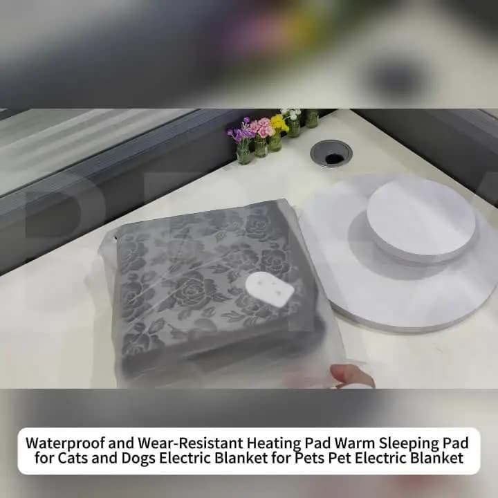 Waterproof and Wear-Resistant Heating Pad Warm Sleeping Pad for Cats and Dogs Electric Blanket for Pets Pet Electric Blanket