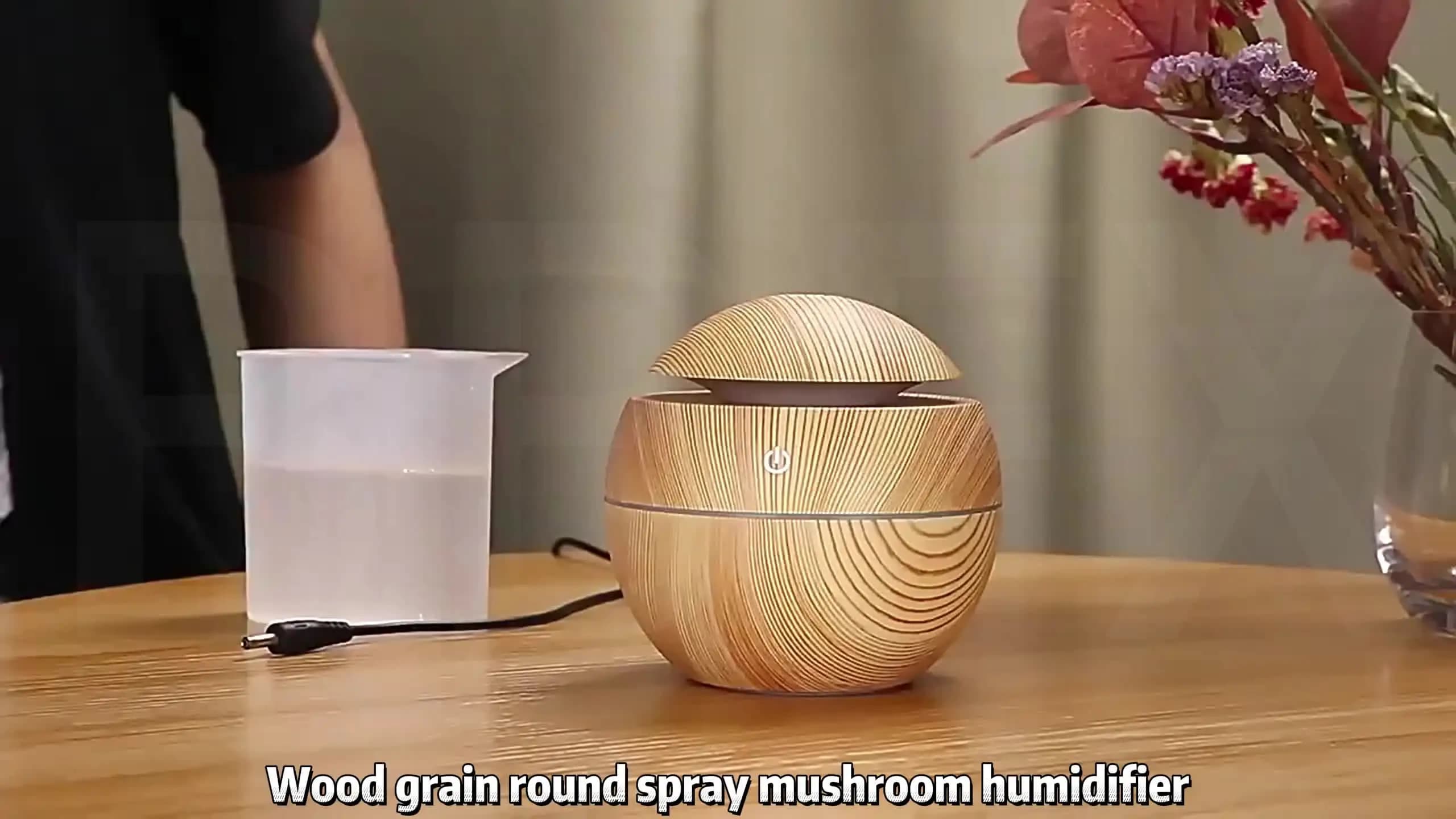 Wood Grain Round Household Mute Desktop Desktop Car Aromatherapy Humidification Hydration Instrument