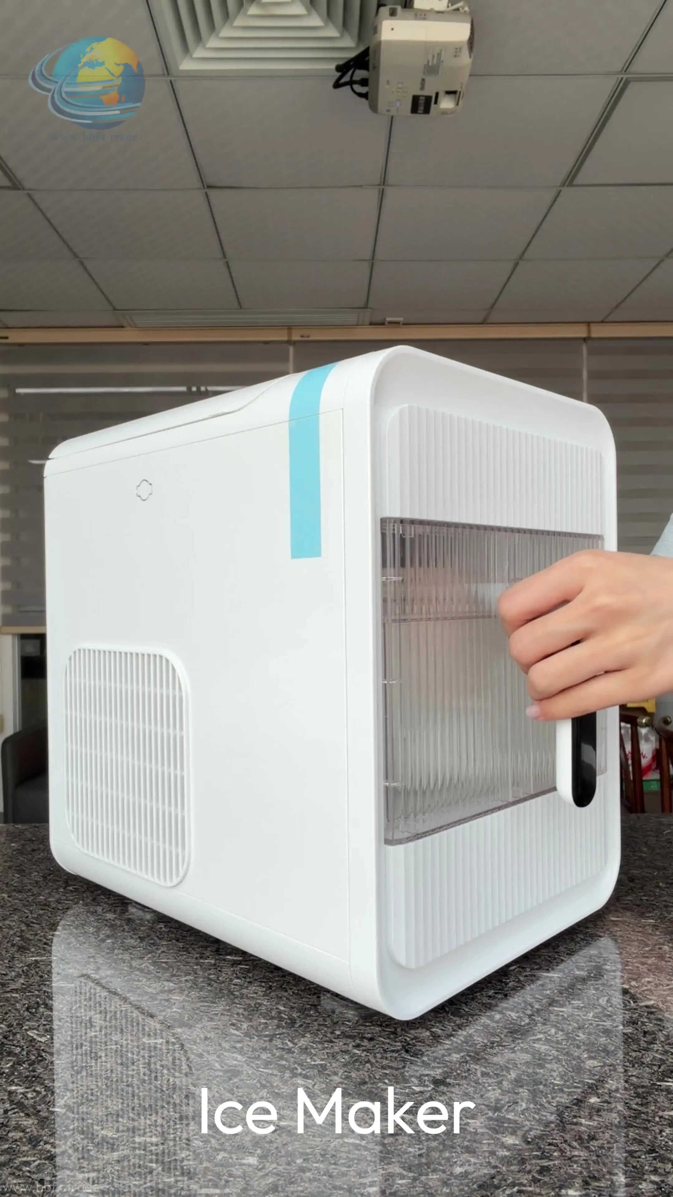 Lightweight Portable Ice Maker Fast Ice Making Commercial Home Mini All-in-One Ice Making Machine