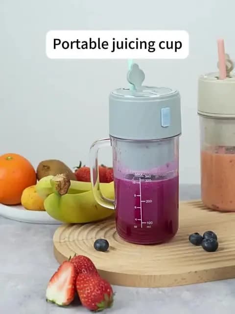 Simple and Durable Juice Cup Travel Camping Portable Electric Small Fruit Juice Extractor Multifunctional Juice Cup with Straw
