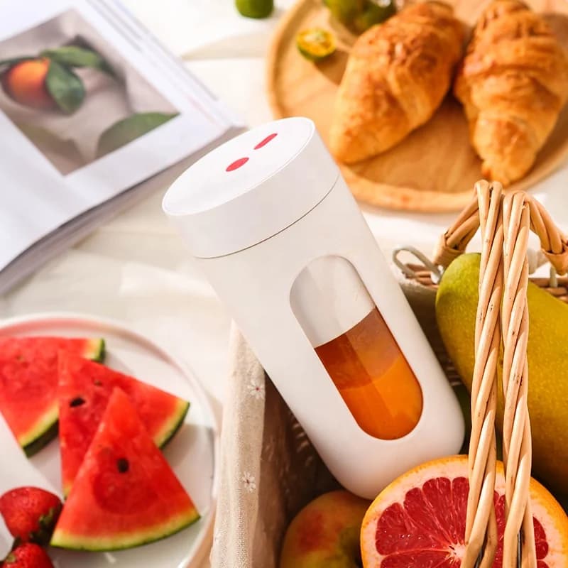 Small Portable Juicing Cup Household Small Fruit and Vegetable Machine Multifunction Mini Wireless Fruit Juice Extractor 4