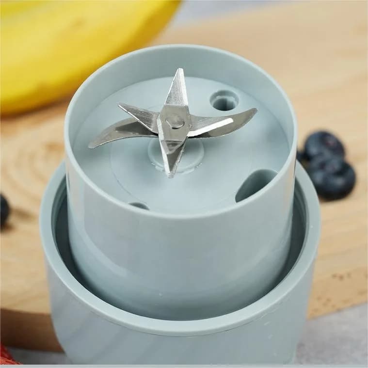 Simple and Durable Juice Cup Travel Camping Portable Electric Small Fruit Juice Extractor Multifunctional Juice Cup with Straw 5